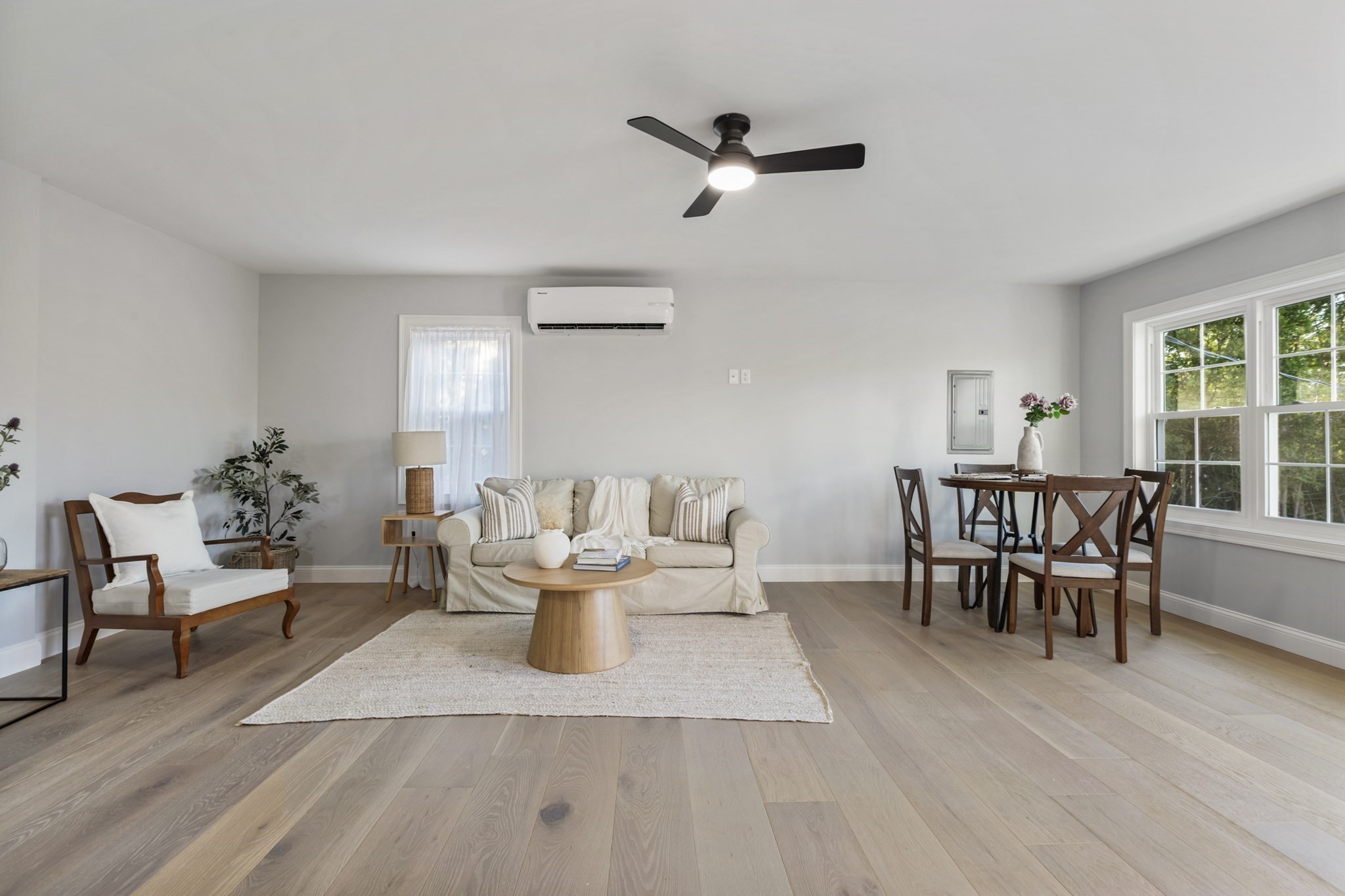 South Dartmouth, Massachusetts, 02748, United States, 4 Bedrooms Bedrooms, ,2 BathroomsBathrooms,Residential,For Sale,1977281