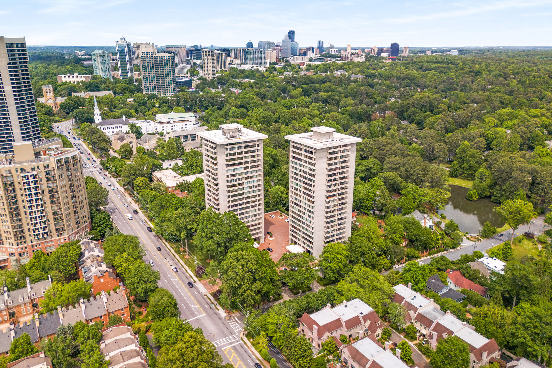  Easy Living at Plaza Towers - 物件實景