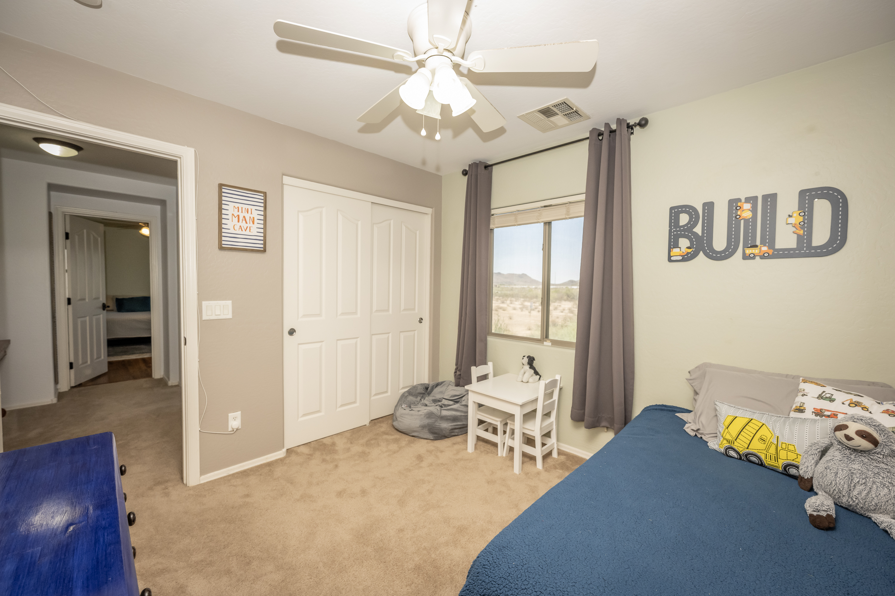 Phoenix, Arizona, 85085, United States, 4 Bedrooms Bedrooms, ,3 BathroomsBathrooms,Residential,For Sale,1869384