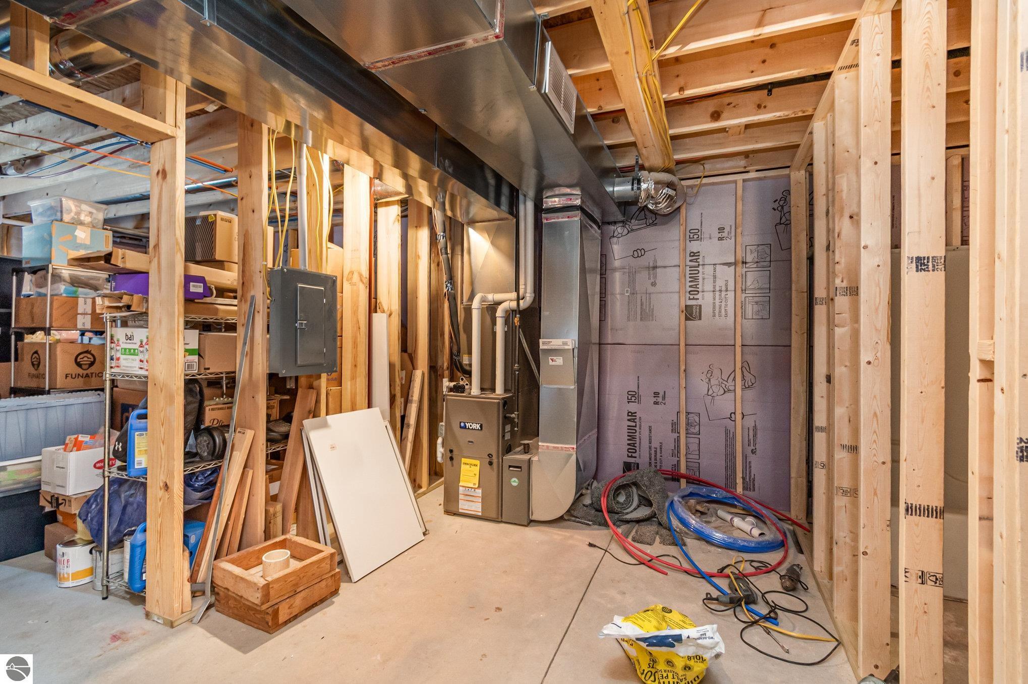 Vestaburg, Michigan, 48891, United States, 6 Bedrooms Bedrooms, ,3 BathroomsBathrooms,Residential,For Sale,1976935