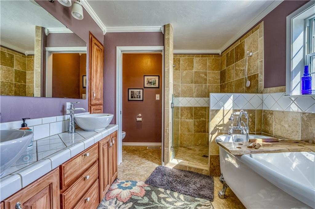 Harrison, Arkansas, 72601, United States, 4 Bedrooms Bedrooms, ,4 BathroomsBathrooms,Residential,For Sale,1763451