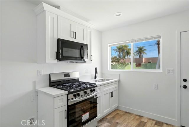 Los Angeles, California, 90044, United States, ,Residential,For Sale,1984386