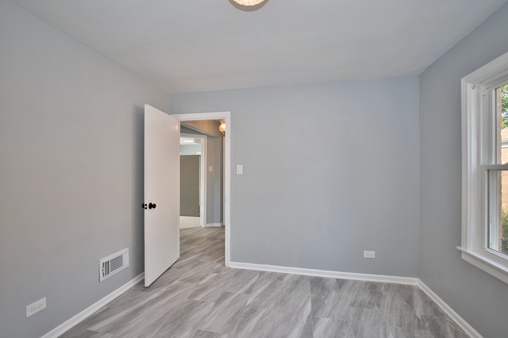 Skokie, Illinois, 60076, United States, 4 Bedrooms Bedrooms, ,3 BathroomsBathrooms,Residential,For Sale,1978573