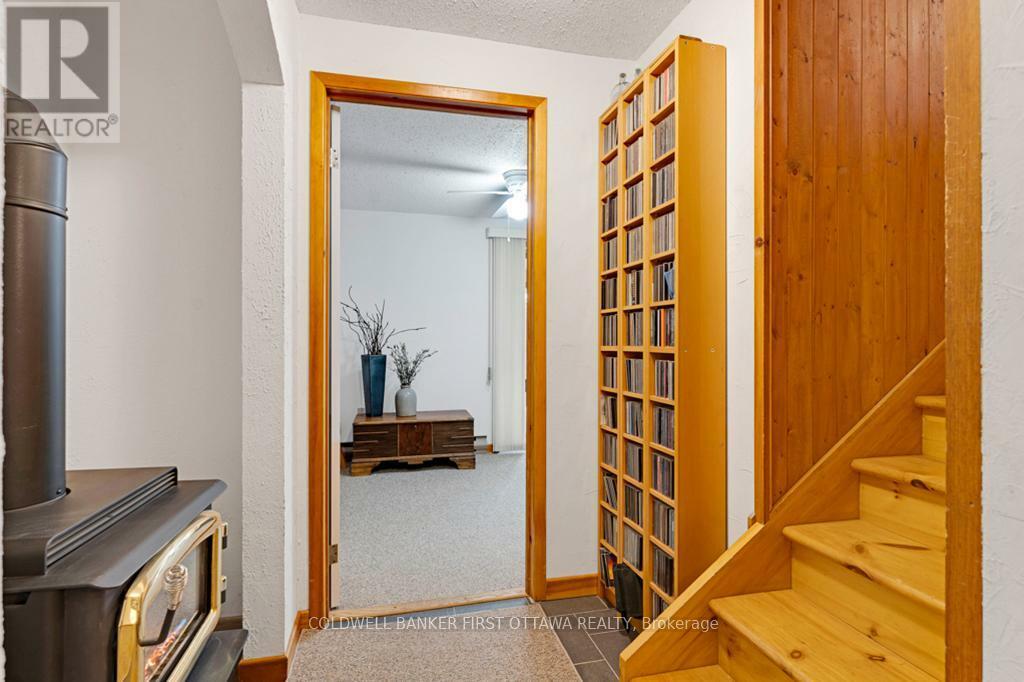 FRONTENAC (FRONTENAC NORTH), Ontario, K0H 2R0, CA, 3 Bedrooms Bedrooms, ,2 BathroomsBathrooms,Residential,For Sale,1866514