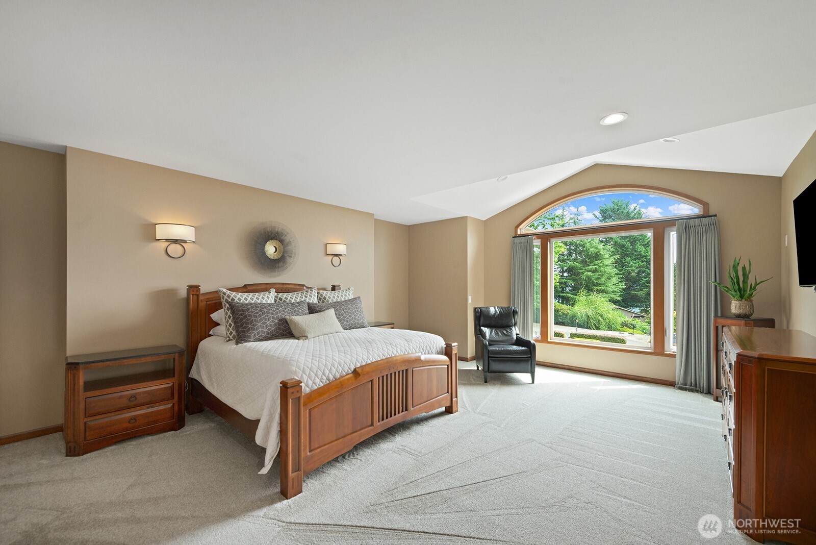 Puyallup, Washington, 98374, United States, 4 Bedrooms Bedrooms, ,3 BathroomsBathrooms,Residential,For Sale,1949805
