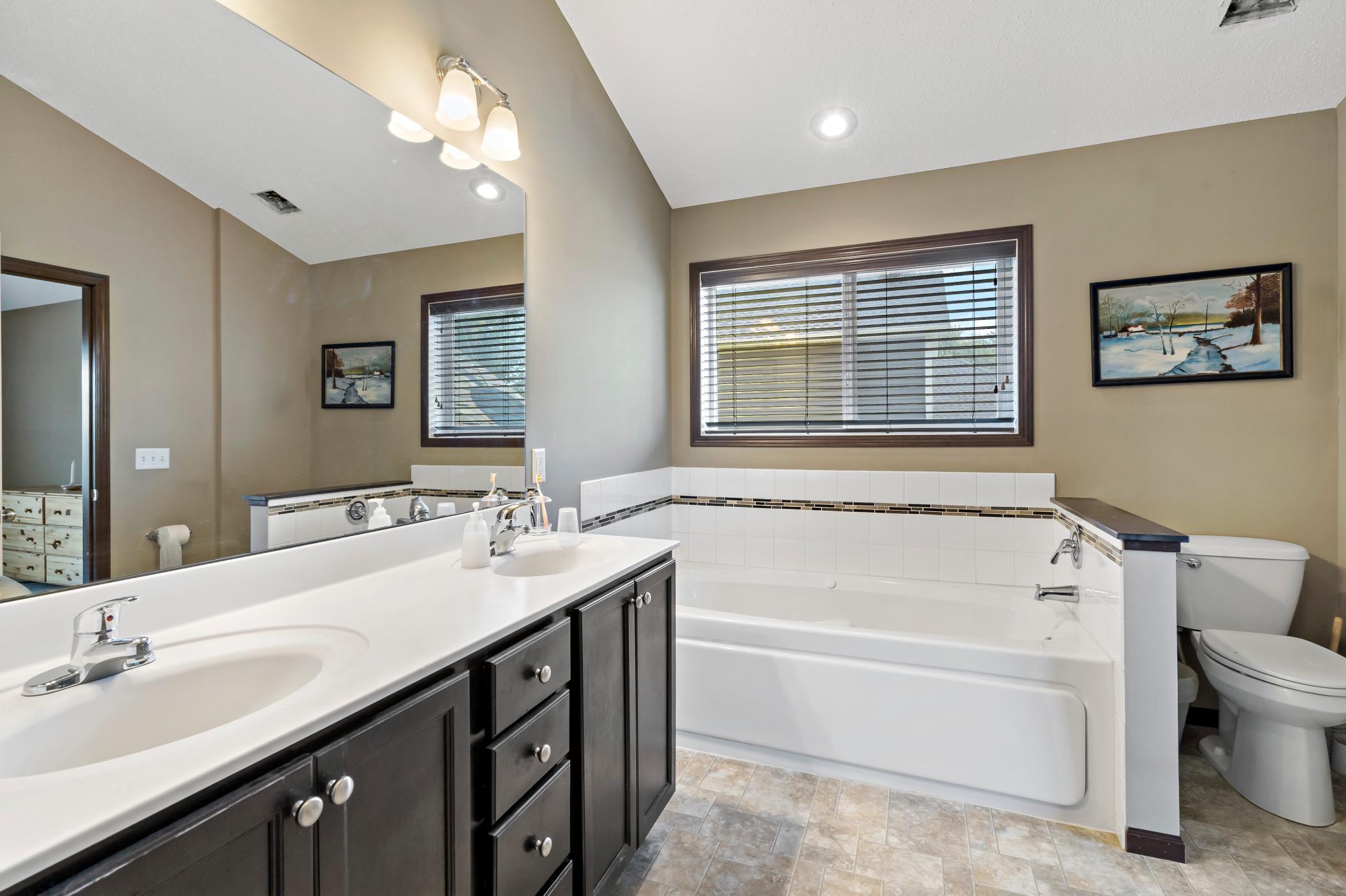 Shakopee, Minnesota, 55379, United States, 5 Bedrooms Bedrooms, ,2 BathroomsBathrooms,Residential,For Sale,1918771