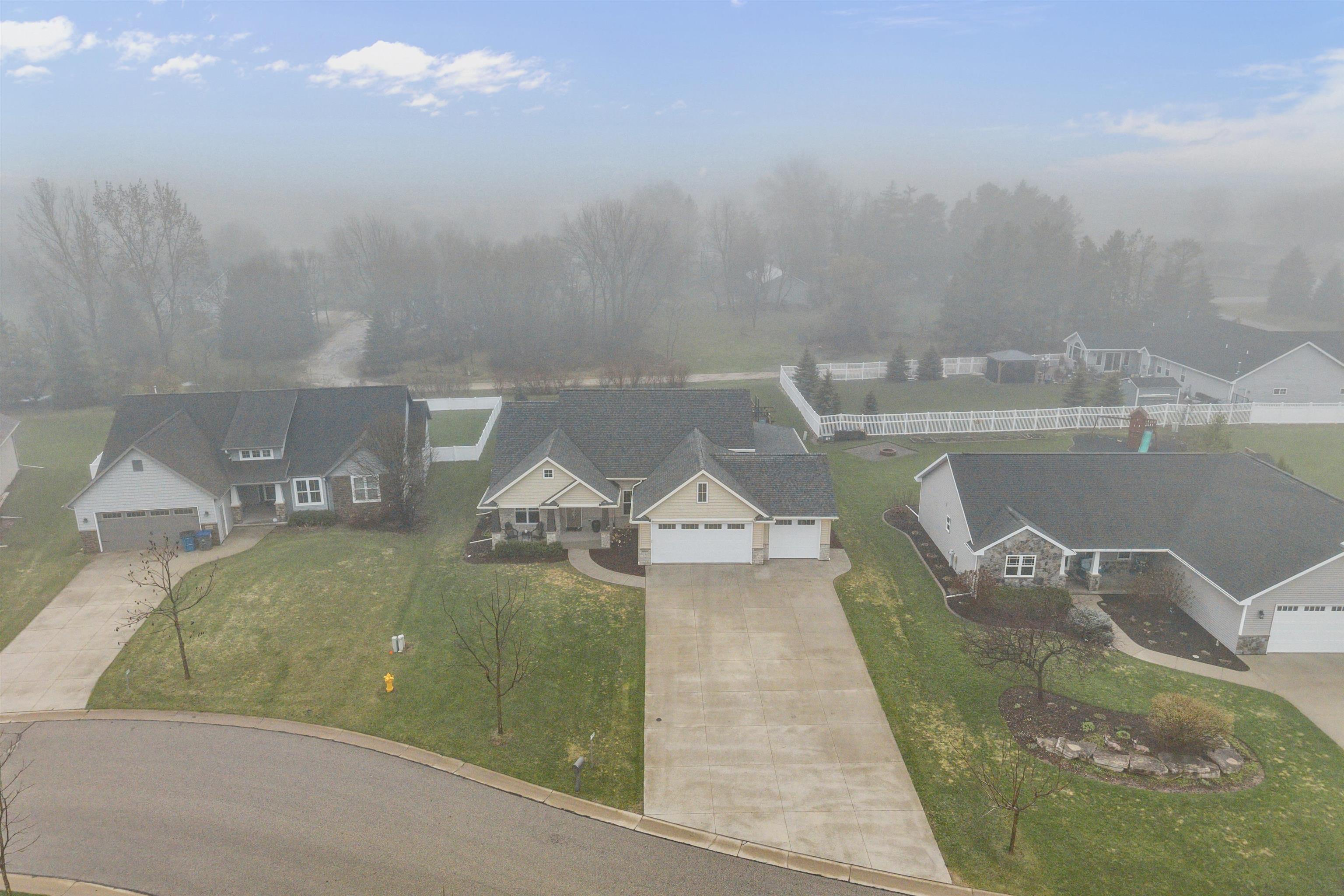 Greenville, Wisconsin, 54942-8126, United States, 6 Bedrooms Bedrooms, ,5 BathroomsBathrooms,Residential,For Sale,2040409