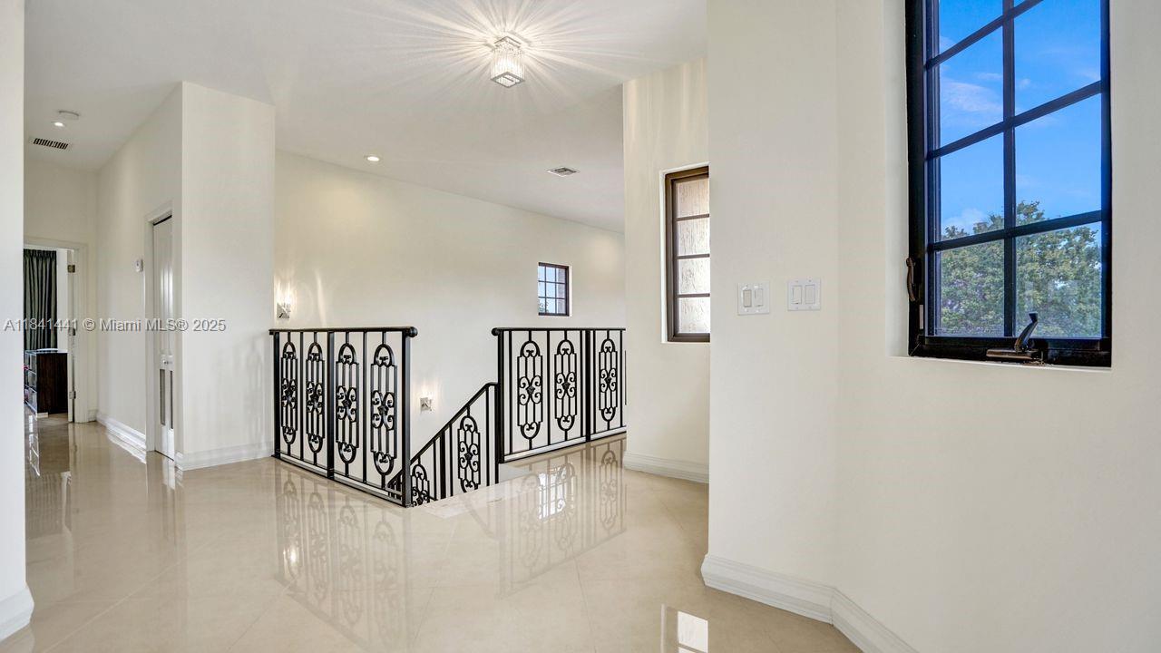 Davie, Florida, 33330, United States, 5 Bedrooms Bedrooms, ,5 BathroomsBathrooms,Residential,For Sale,1896833