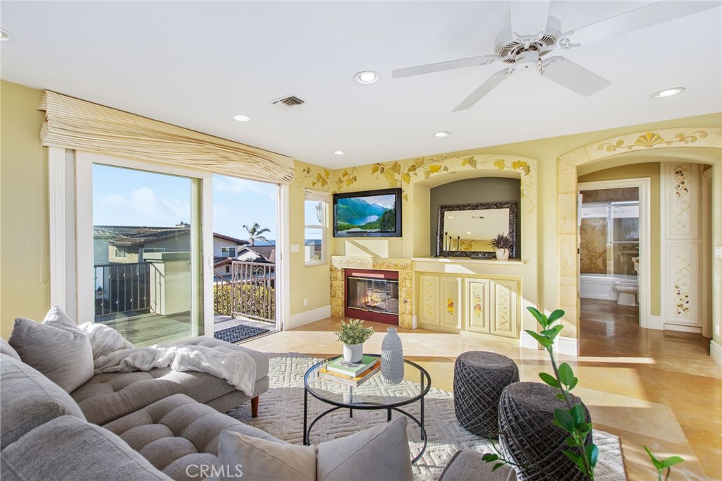 San Diego, California, 92107, United States, 6 Bedrooms Bedrooms, ,5 BathroomsBathrooms,Residential,For Sale,1843009