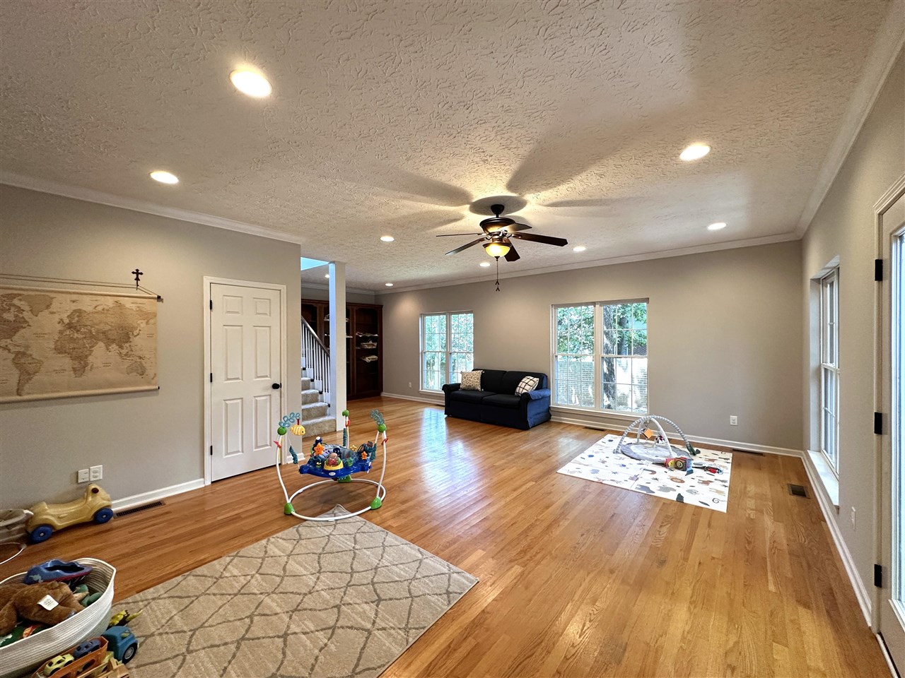 Bowling Green, Kentucky, 42104, United States, 5 Bedrooms Bedrooms, ,3 BathroomsBathrooms,Residential,For Sale,1907465