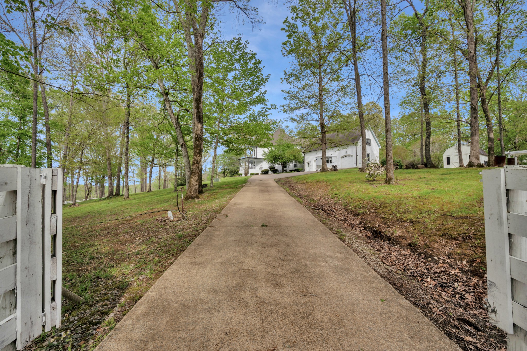 Dover, Tennessee, 37058, United States, 6 Bedrooms Bedrooms, ,4 BathroomsBathrooms,Residential,For Sale,1981726