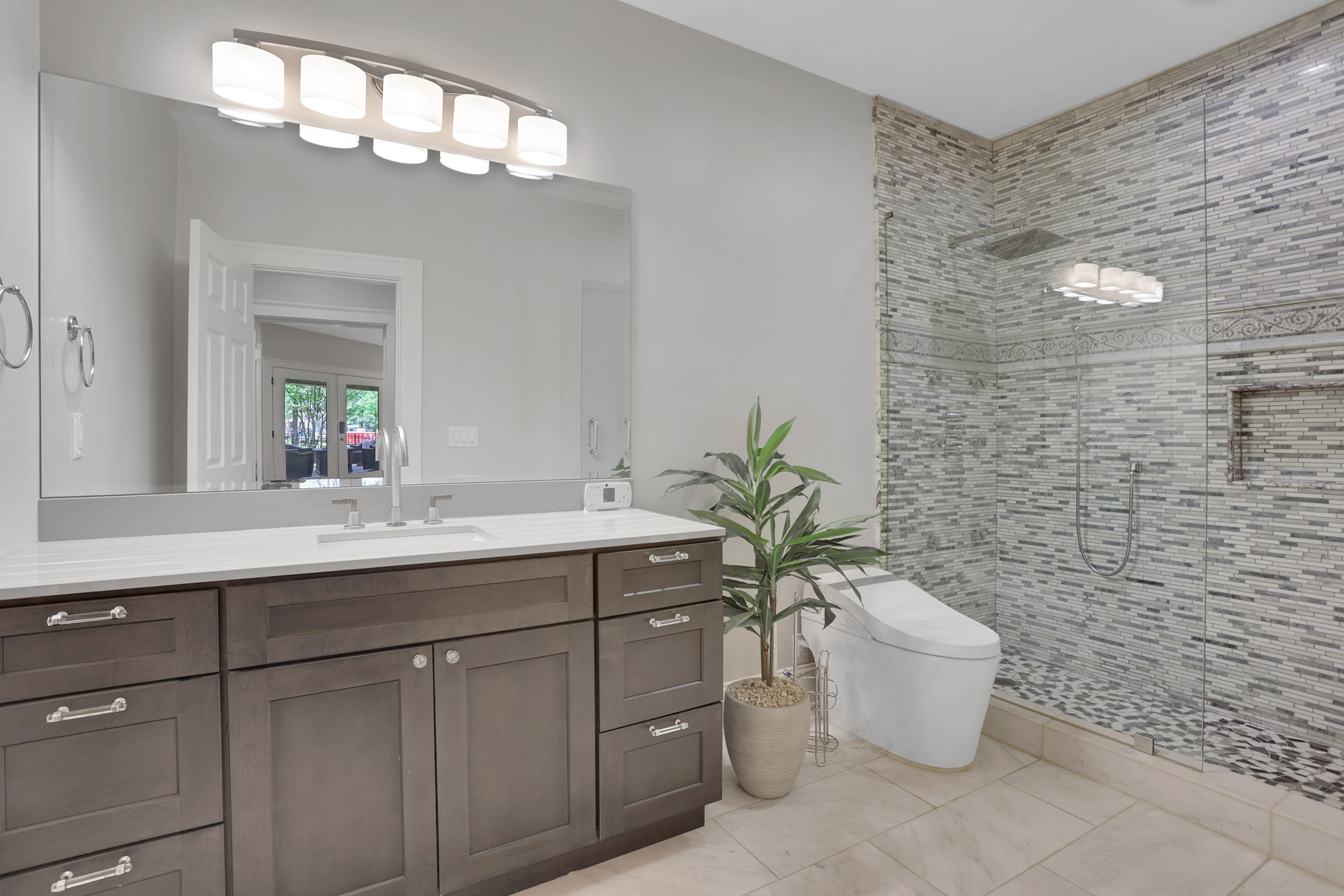  Sophisticated Brick Residence in Coveted Brookhaven Location - 物件實景