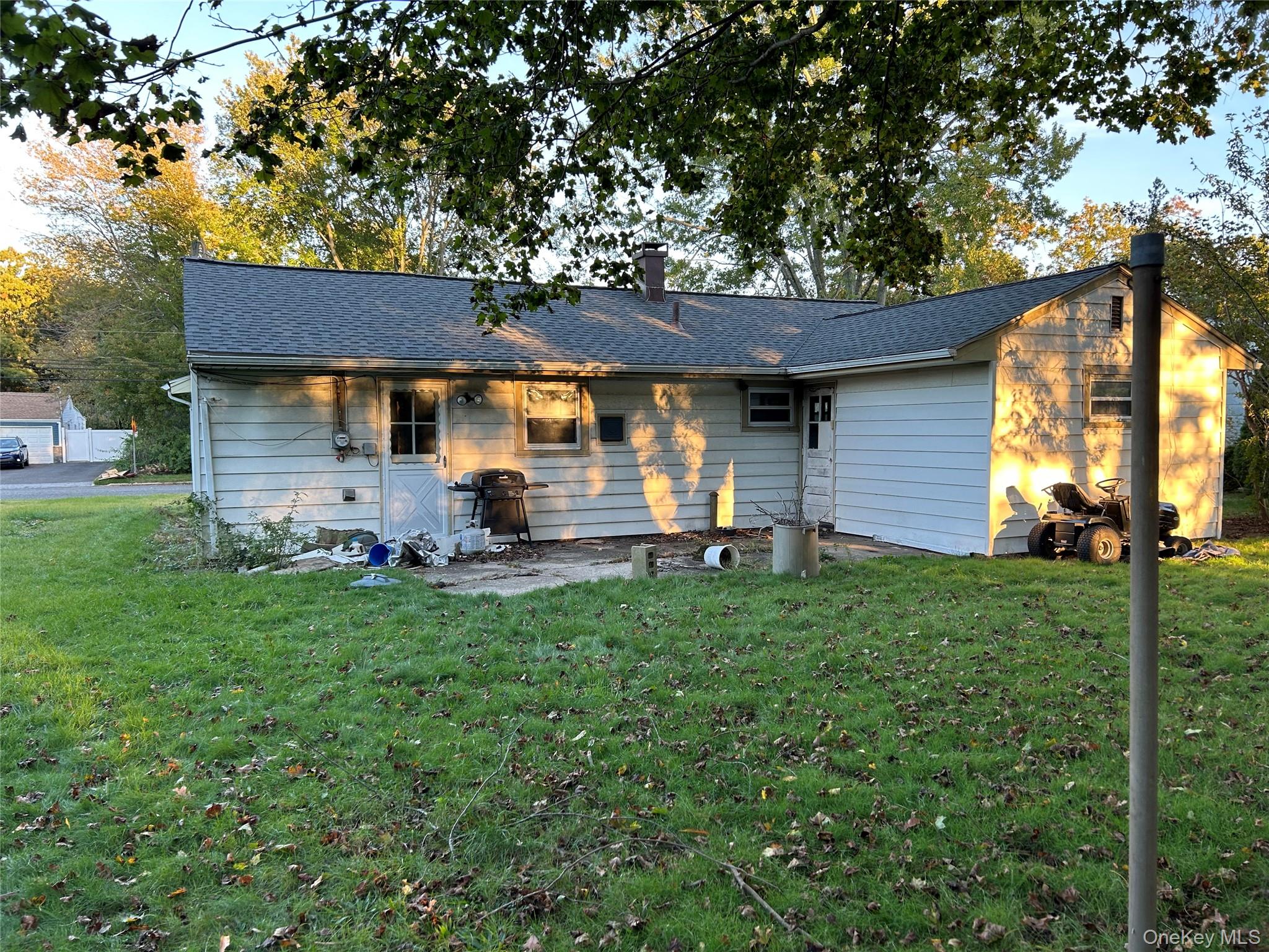  1056 Bay Shore Avenue, Bay Shore, NY, 11706 - 物件實景