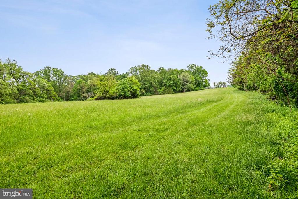 Hillsboro, Virginia, 20132, United States, 2 Bedrooms Bedrooms, ,2 BathroomsBathrooms,Residential,For Sale,1798286