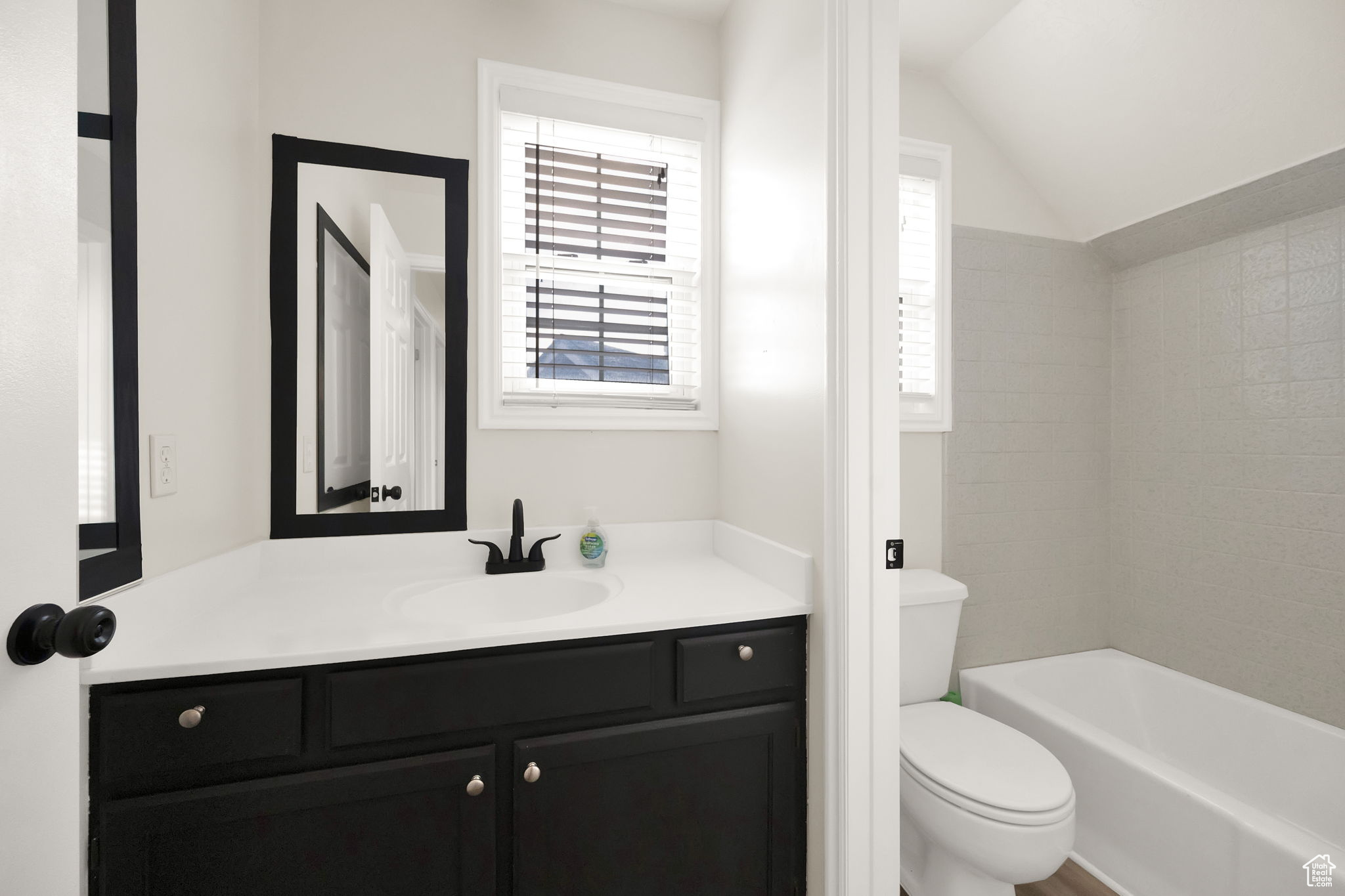Sandy, Utah, 84092, United States, 4 Bedrooms Bedrooms, ,3 BathroomsBathrooms,Residential,For Sale,1926988