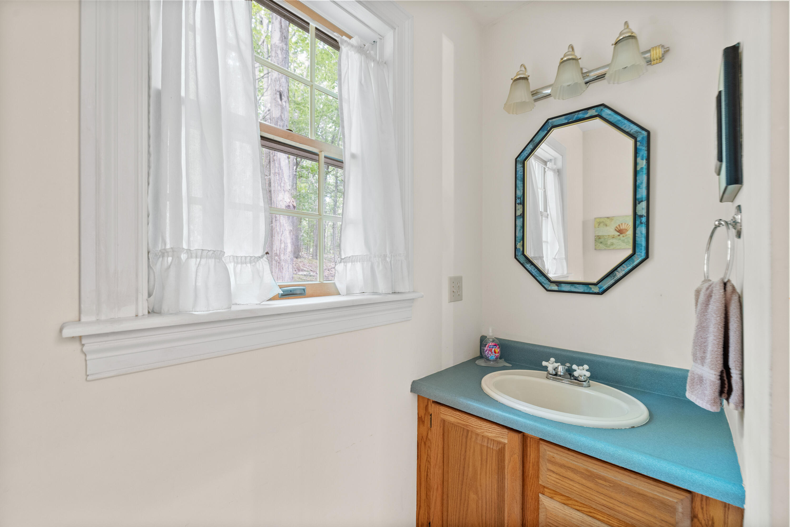 Ogunquit, Maine, 03907, United States, 2 Bedrooms Bedrooms, ,2 BathroomsBathrooms,Residential,For Sale,1885422