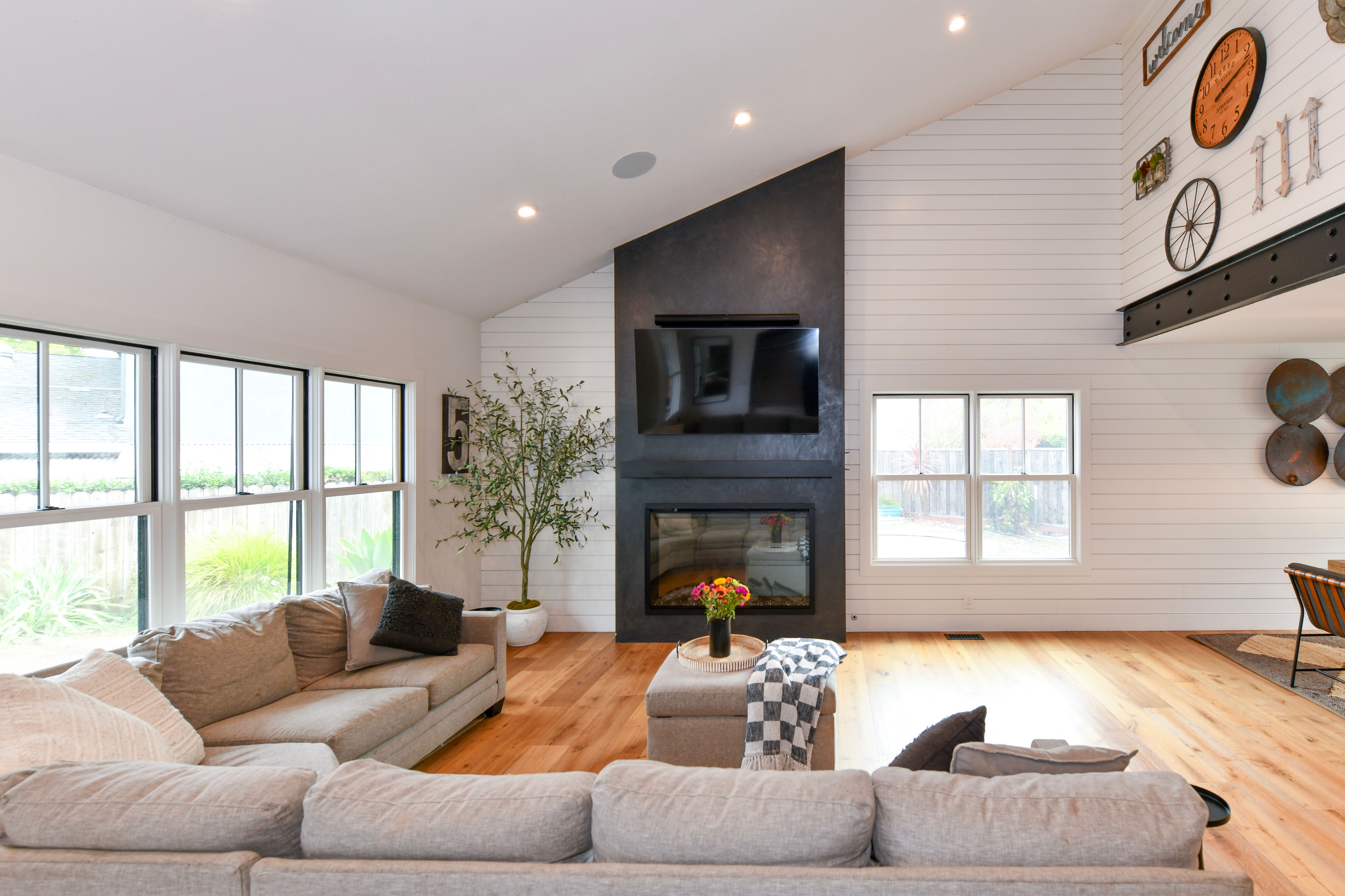  Modern Farm-Style Browns Valley Home - 物件實景
