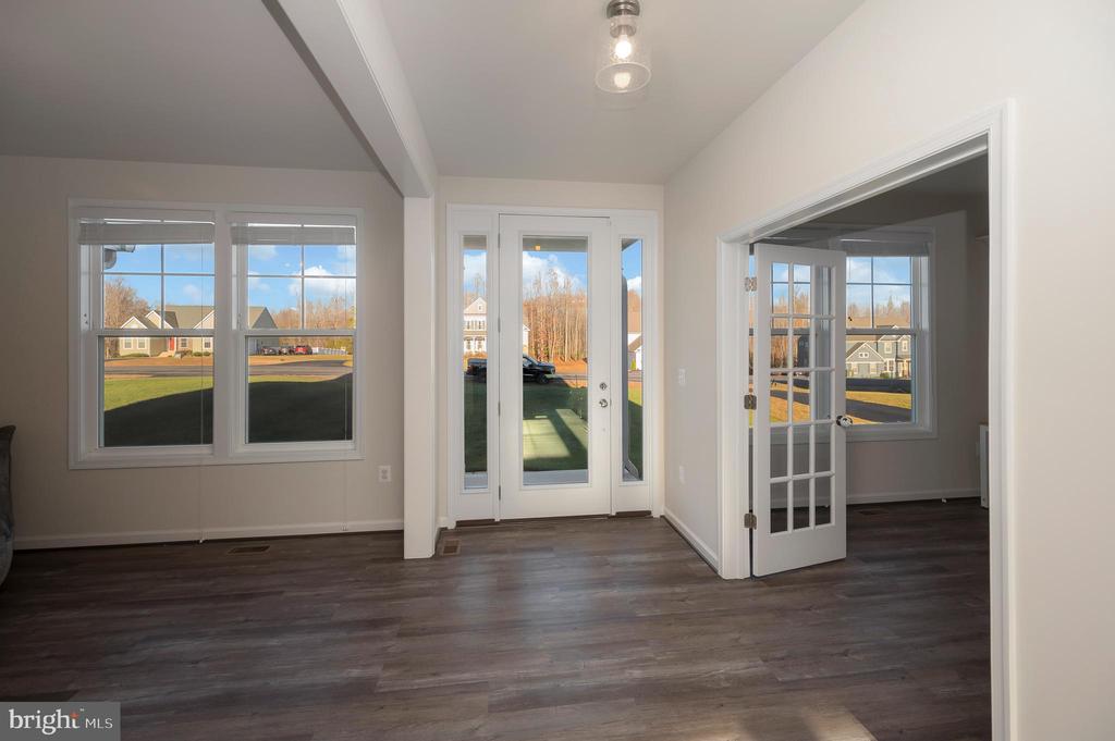 Fredericksburg, Virginia, 22406, United States, 4 Bedrooms Bedrooms, ,5 BathroomsBathrooms,Residential,For Sale,2002501