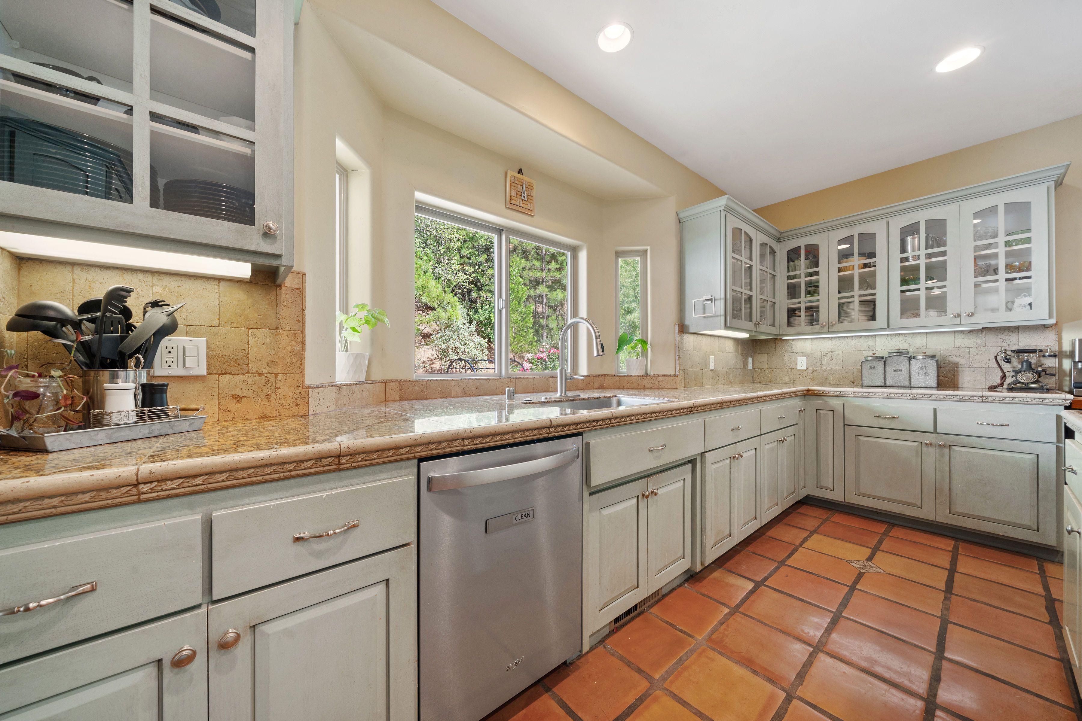  Mediterranean-Inspired Estate on 1.67 Acres  Private Oasis in Jackson - 物件實景