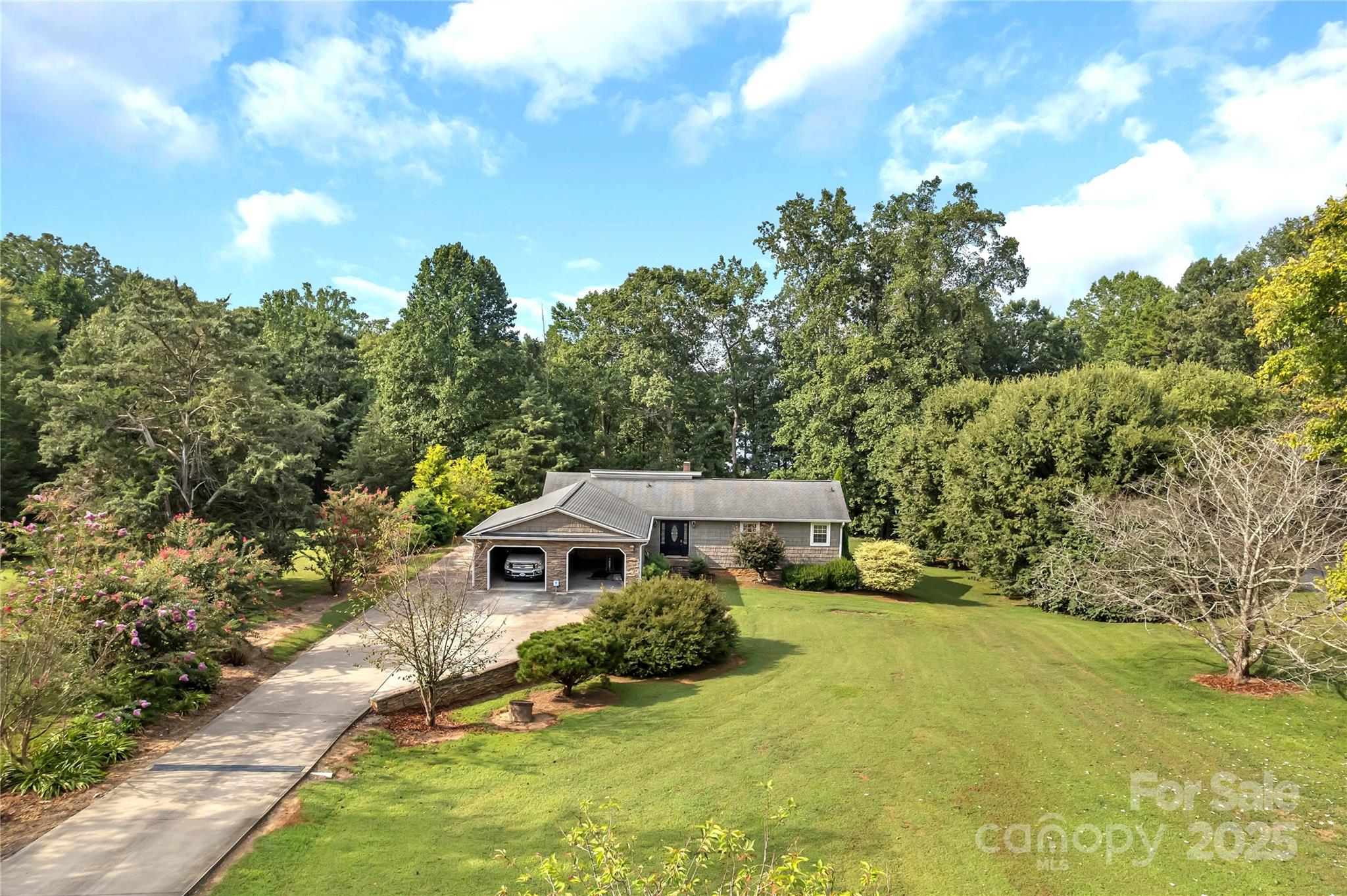 Kings Mountain, North Carolina, 28086, United States, 3 Bedrooms Bedrooms, ,3 BathroomsBathrooms,Residential,For Sale,1941598
