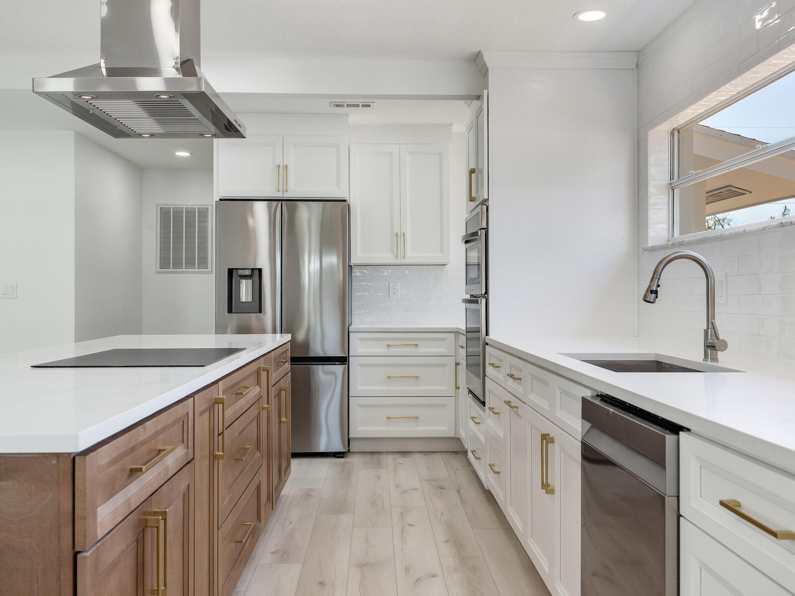 Treasure Island, Florida, 33706, United States, 3 Bedrooms Bedrooms, ,2 BathroomsBathrooms,Residential,For Sale,1981949