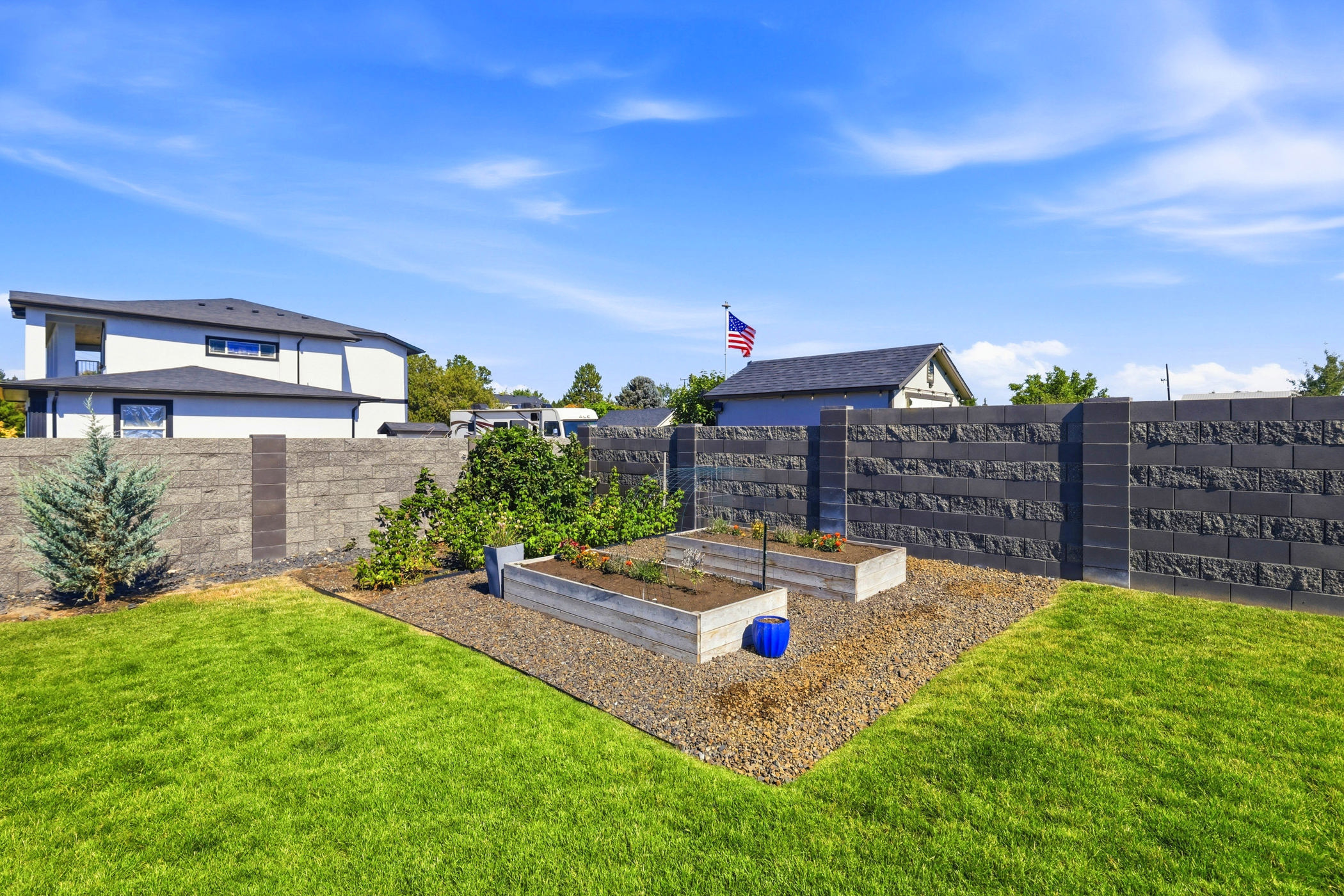  Spectacular One-Level Living Property - 物件實景