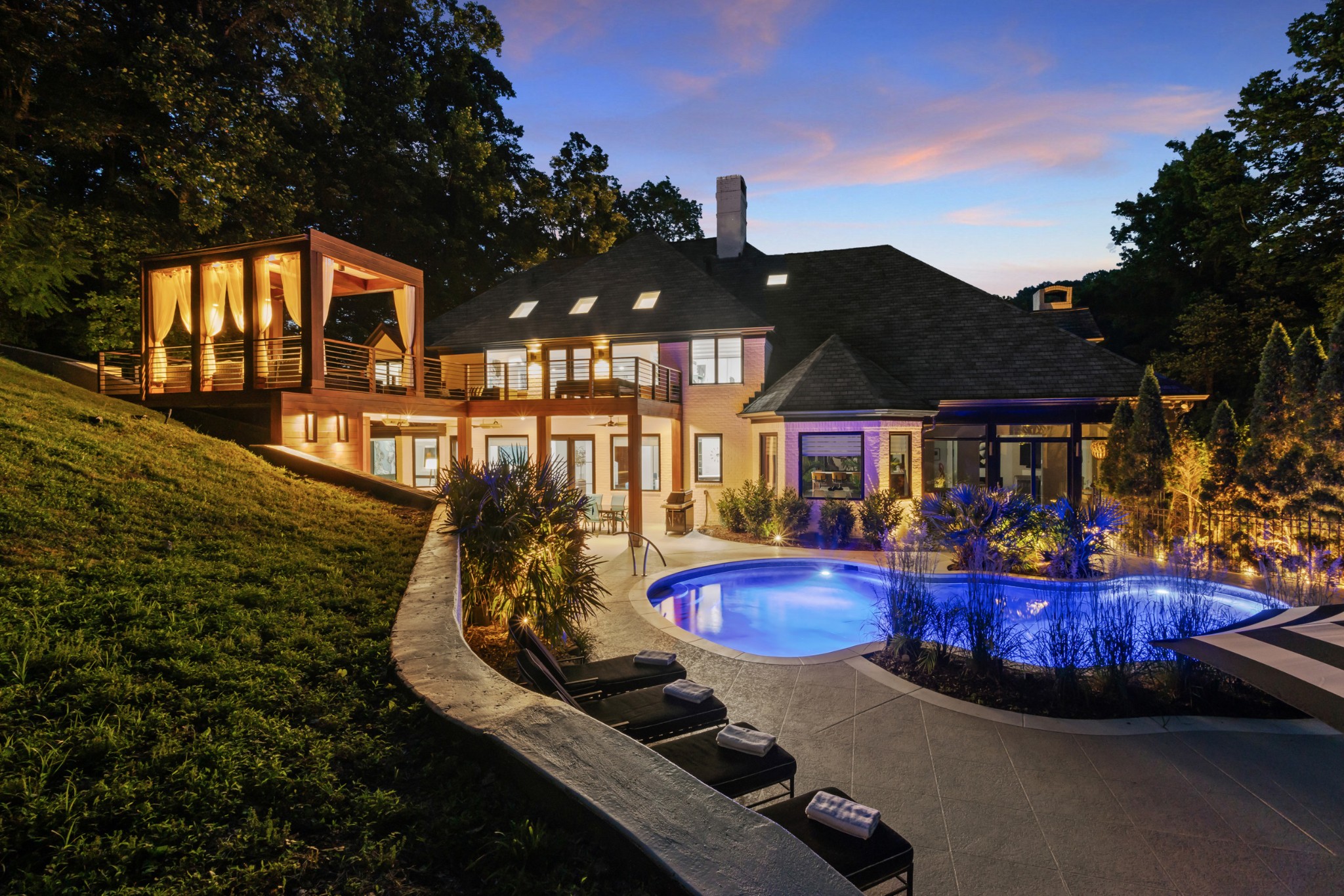Nashville, Tennessee, 37215, United States, 5 Bedrooms Bedrooms, ,11 BathroomsBathrooms,Residential,For Sale,1885456