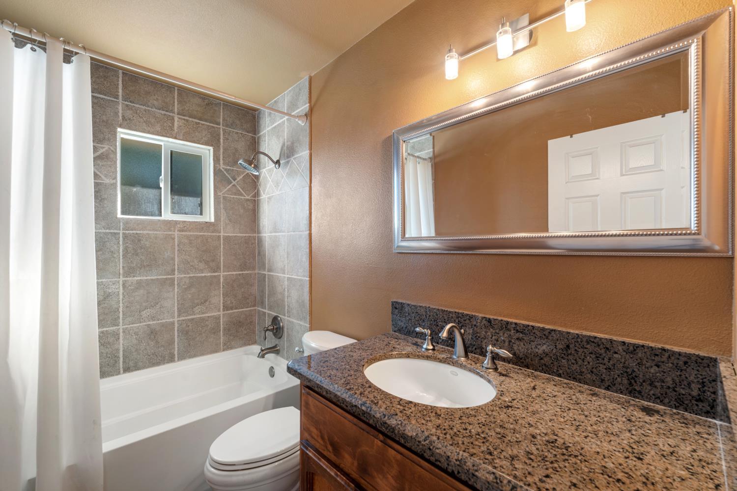 Madera, California, 93637, United States, 4 Bedrooms Bedrooms, ,3 BathroomsBathrooms,Residential,For Sale,1981188