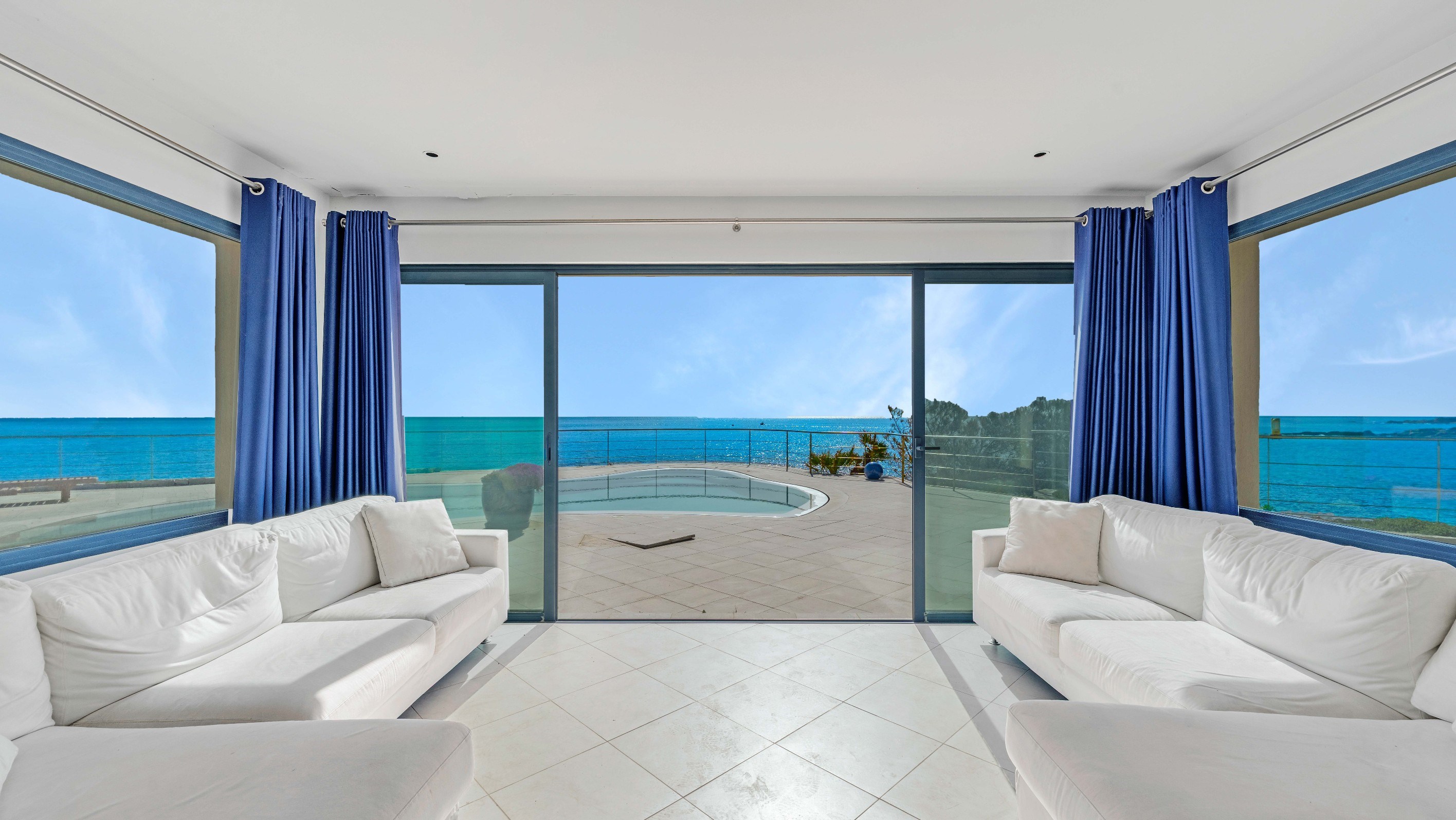  Les Issambres waterfront villa 290 sqm direct sea access 5 bedroom French Rivie… - 物件實景