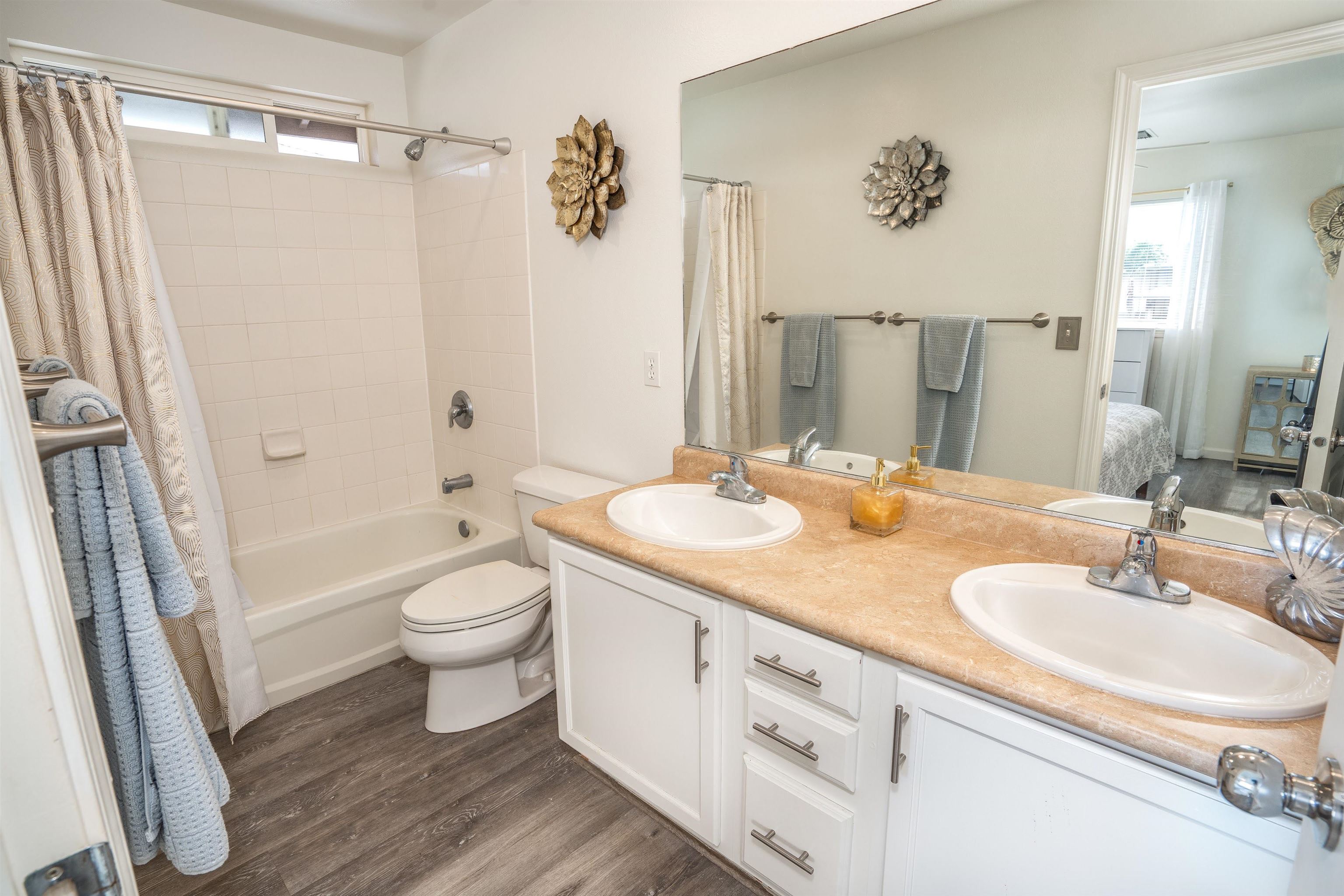 Wailuku, Hawaii, 96793, United States, 4 Bedrooms Bedrooms, ,3 BathroomsBathrooms,Residential,For Sale,1989485