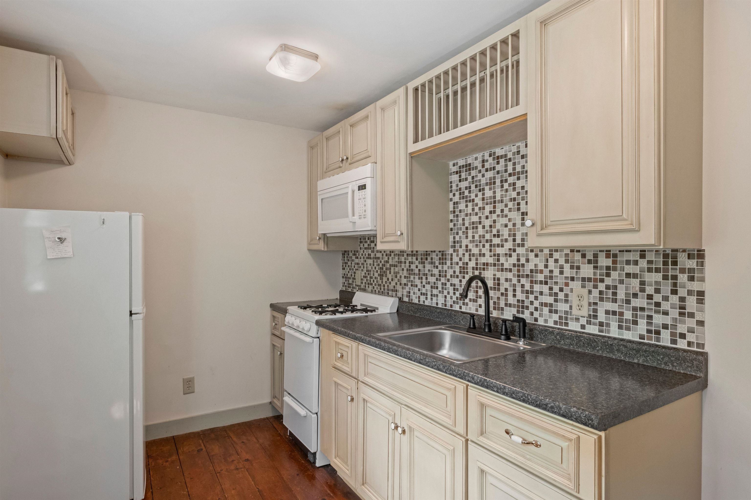 Warner, New Hampshire, 03278, United States, 3 Bedrooms Bedrooms, ,3 BathroomsBathrooms,Residential,For Sale,1912290