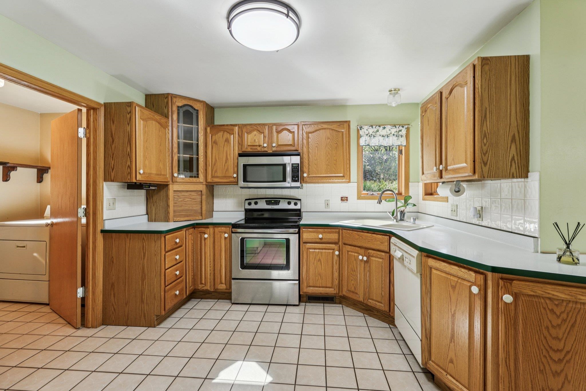 Deforest, Wisconsin, 53532, United States, 3 Bedrooms Bedrooms, ,3 BathroomsBathrooms,Residential,For Sale,1943421
