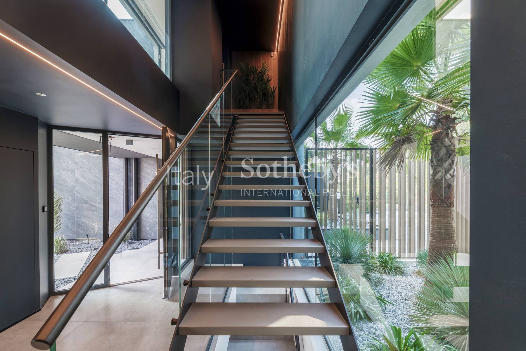  Exclusive modern villa with panoramic lake views - 物件實景