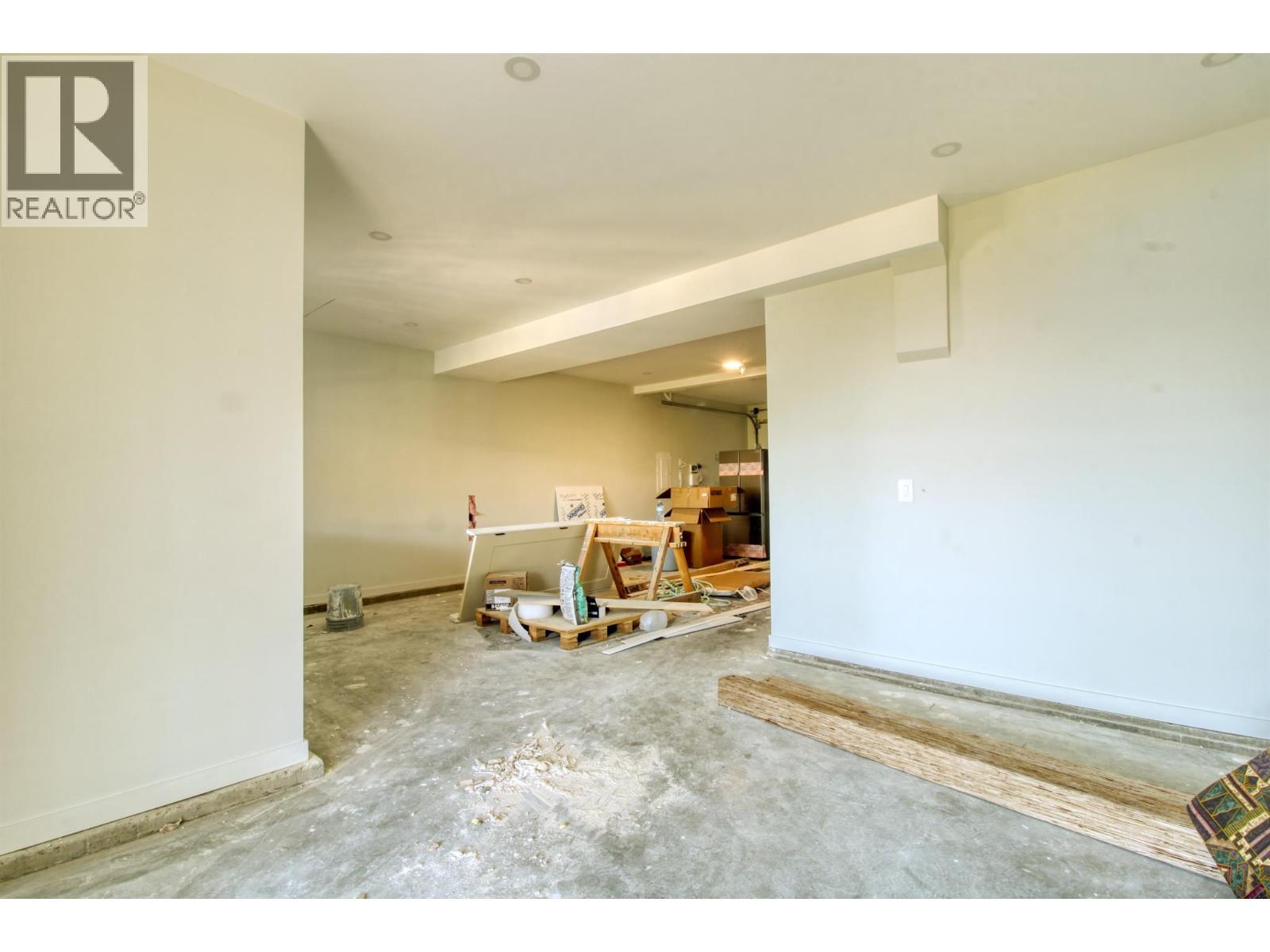 KELOWNA, British Columbia, V1Z 3R8, CA, 3 Bedrooms Bedrooms, ,2 BathroomsBathrooms,Residential,For Sale,1918397