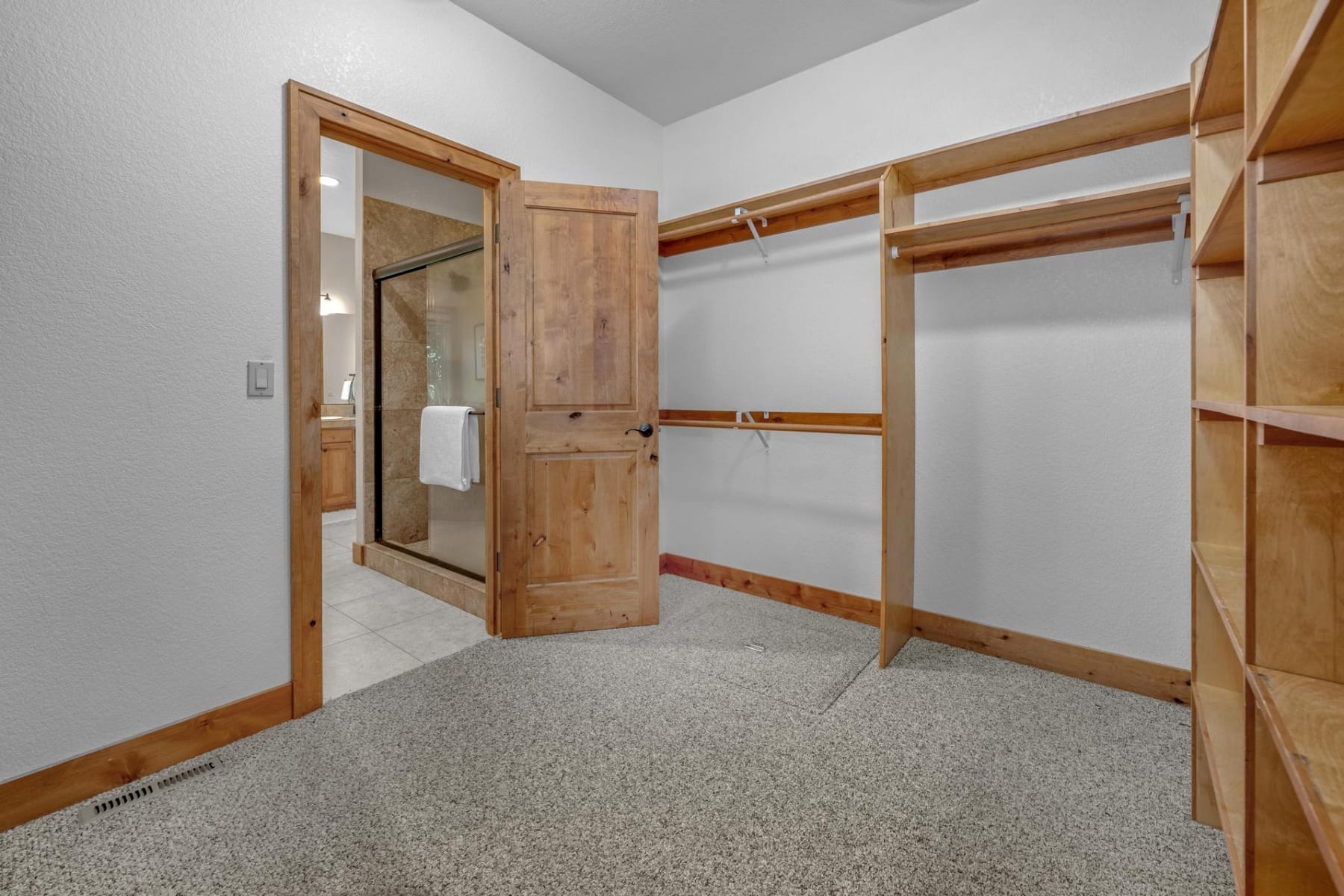  27200 S BARLOW RD Canby, OR 97013 - 物件實景