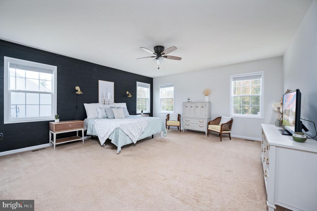 Fredericksburg, Virginia, 22406, United States, 5 Bedrooms Bedrooms, ,4 BathroomsBathrooms,Residential,For Sale,2005971