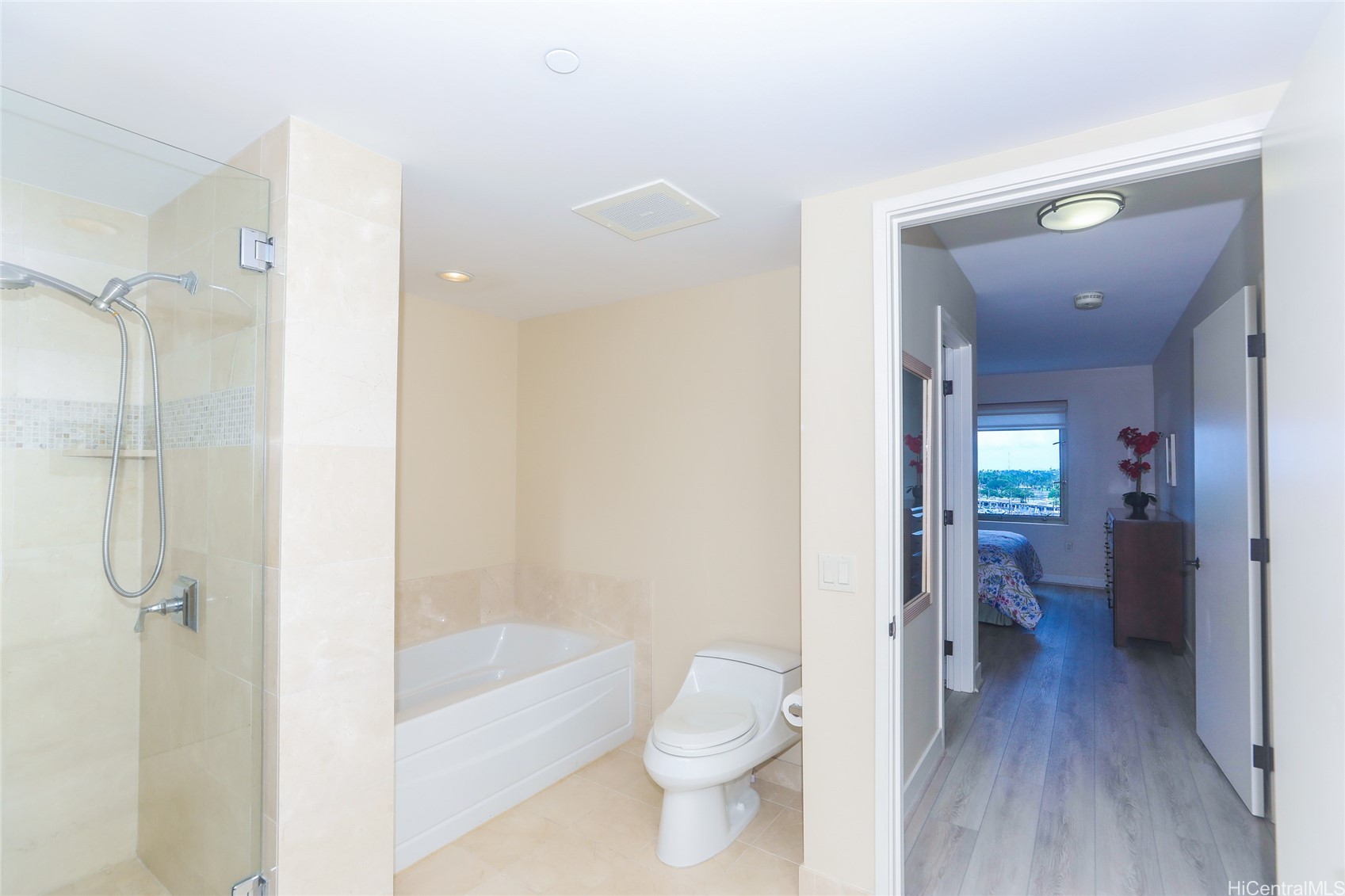 Honolulu, Hawaii, 96815, United States, 2 Bedrooms Bedrooms, ,2 BathroomsBathrooms,Residential,For Sale,1794682