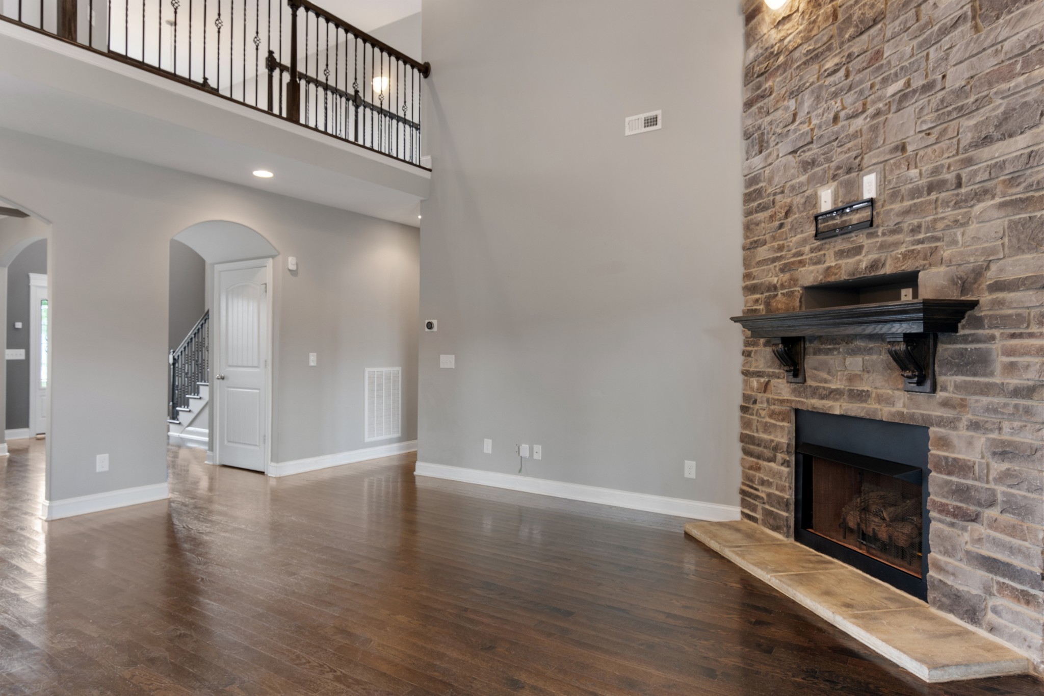 Clarksville, Tennessee, 37043, United States, 5 Bedrooms Bedrooms, ,4 BathroomsBathrooms,Residential,For Sale,1975936