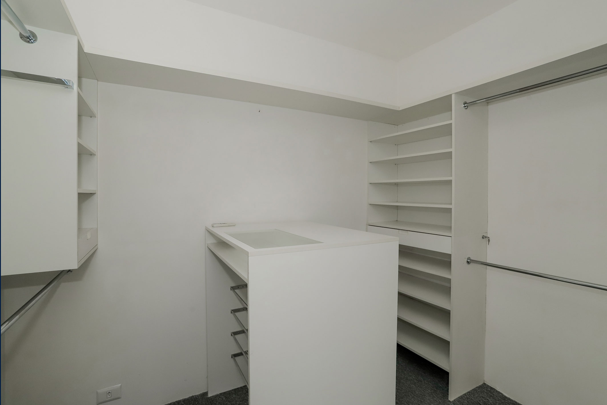  Duplex Penthouse with a Pool and Views of Cristo Redentor in Leblon - 物件實景
