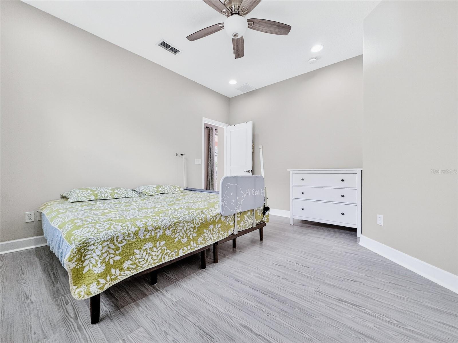 OVIEDO, Florida, 32766, United States, 5 Bedrooms Bedrooms, ,3 BathroomsBathrooms,Residential,For Sale,1974970