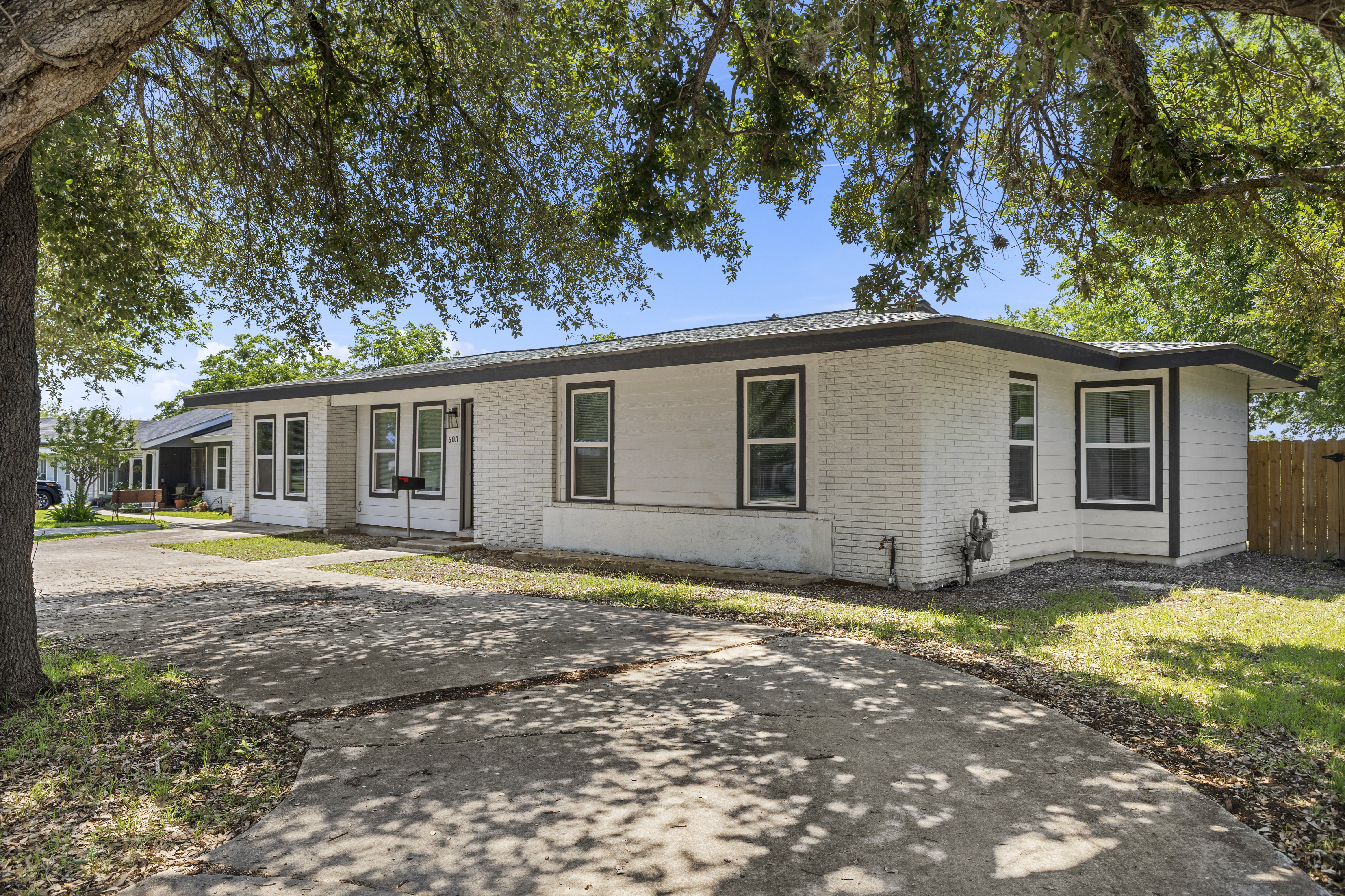  Fully Renovated & Move-In Ready - 物件實景