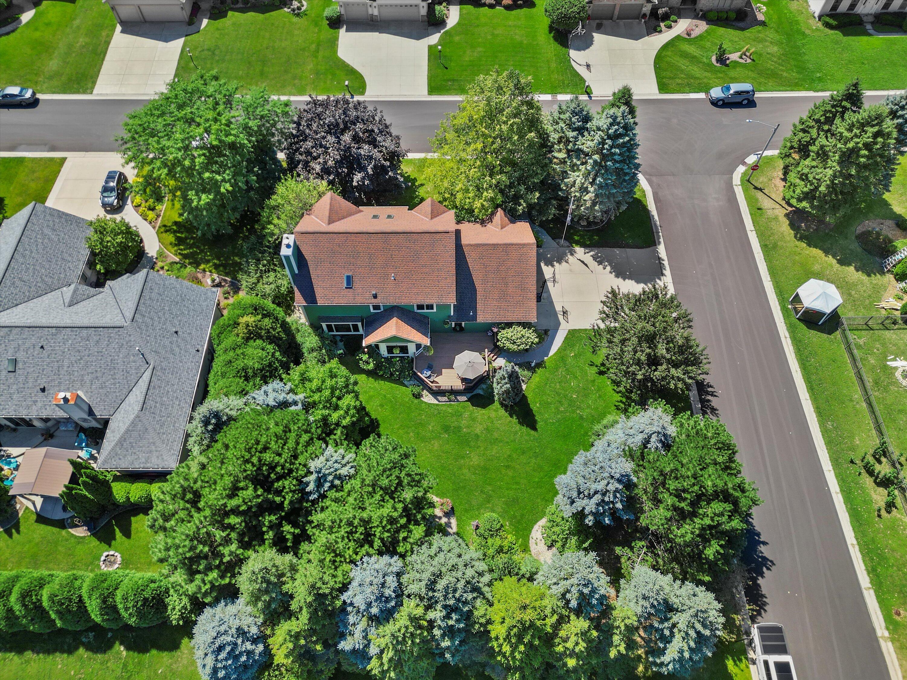 Caledonia, Wisconsin, 53402, United States, 3 Bedrooms Bedrooms, ,3 BathroomsBathrooms,Residential,For Sale,1987324