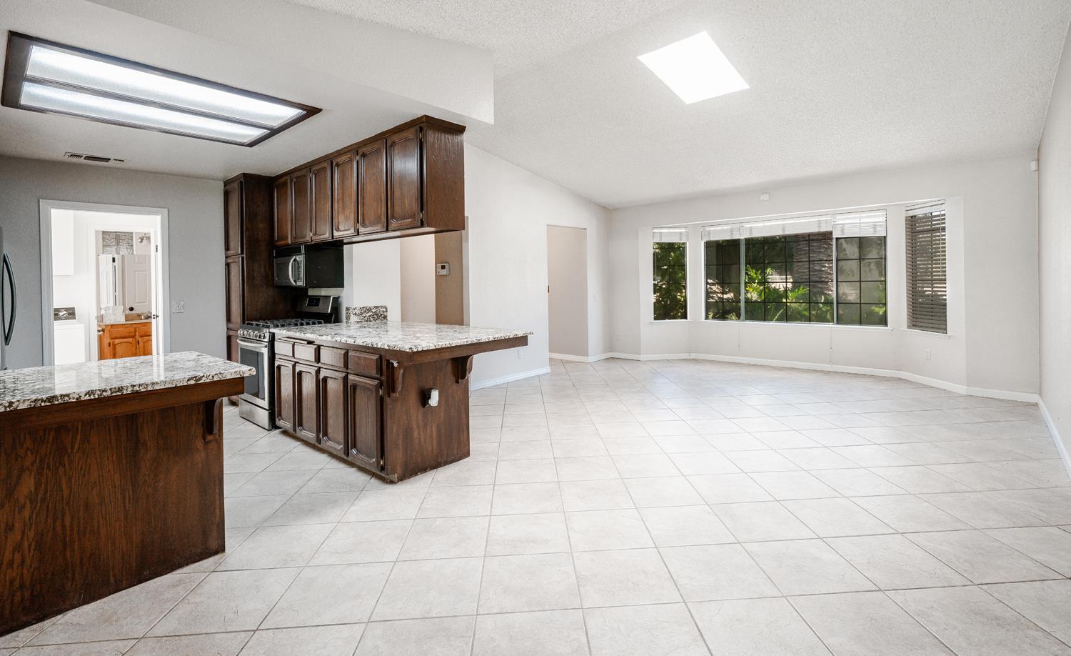 Madera, California, 93636, United States, 4 Bedrooms Bedrooms, ,3 BathroomsBathrooms,Residential,For Sale,1914186