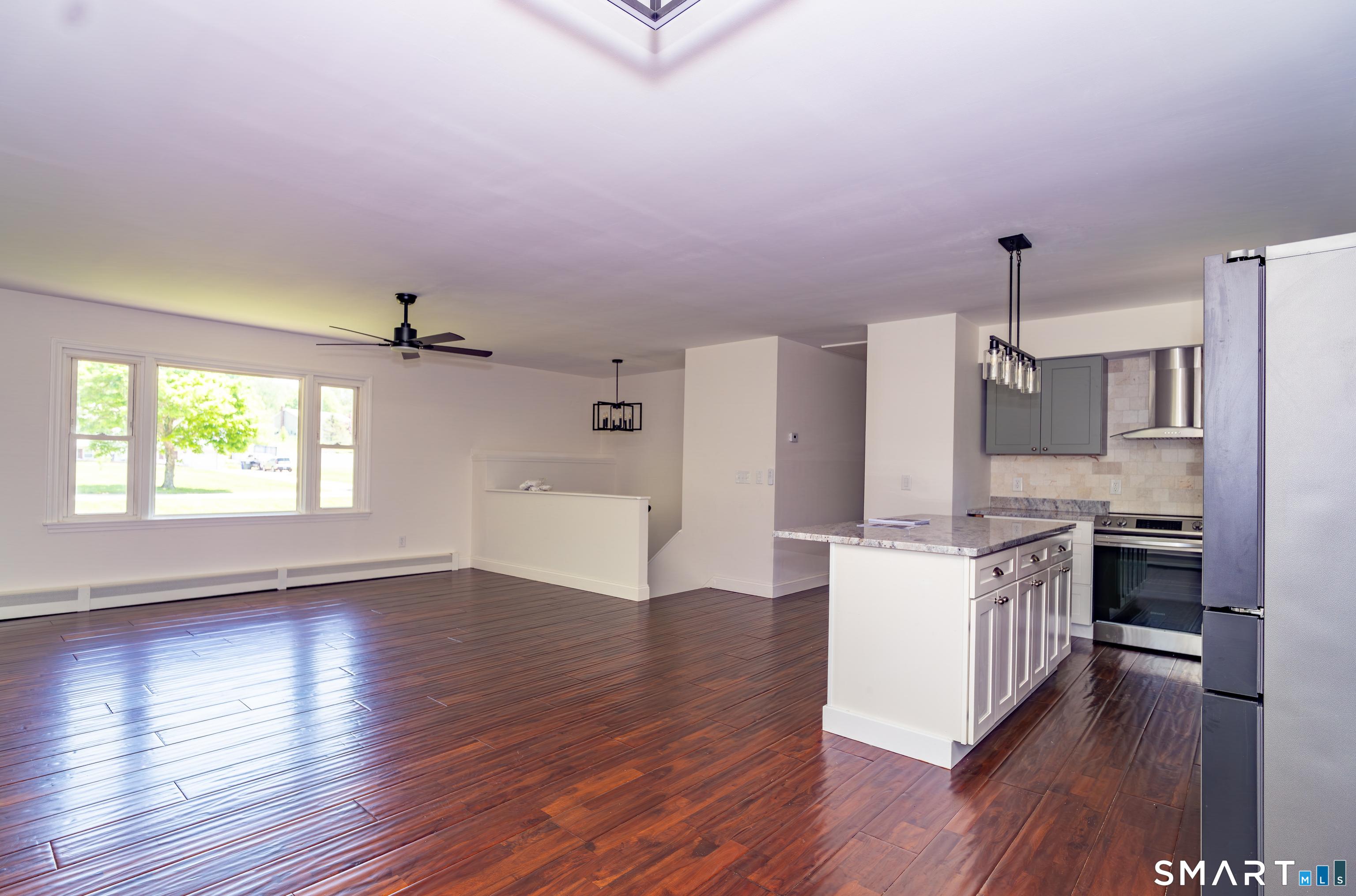 476, Connecticut, 06378, United States, 3 Bedrooms Bedrooms, ,2 BathroomsBathrooms,Residential,For Sale,2025073