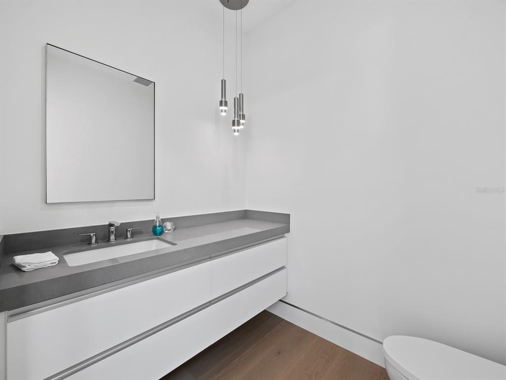 Sarasota, Florida, 34236, United States, 3 Bedrooms Bedrooms, ,5 BathroomsBathrooms,Residential,For Sale,2003430