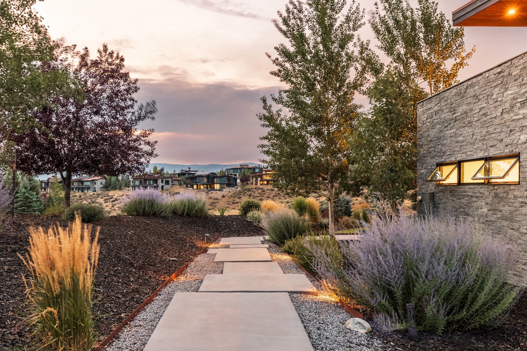  Contemporary Promontory Home with Exceptional Indoor-Outdoor Living - 物件實景