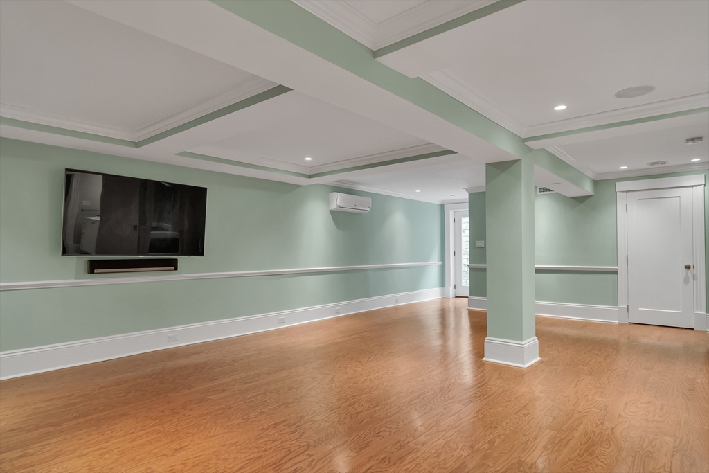 Wellesley, Massachusetts, 02481, United States, 6 Bedrooms Bedrooms, ,8 BathroomsBathrooms,Residential,For Sale,1941628