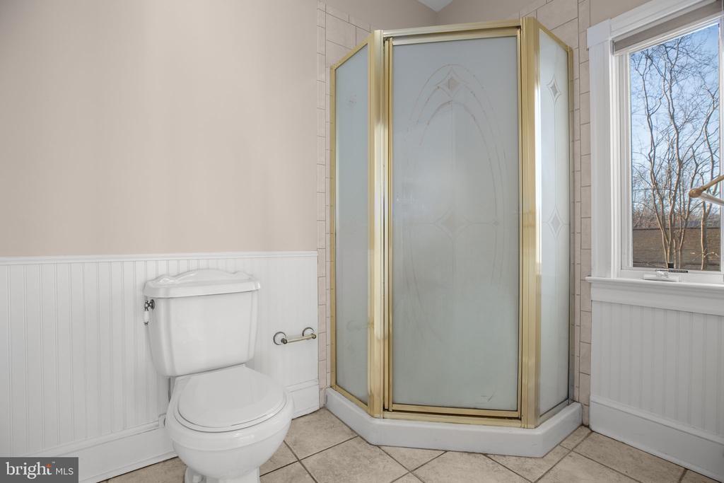 Fredericksburg, Virginia, 22401, United States, 4 Bedrooms Bedrooms, ,2 BathroomsBathrooms,Residential,For Sale,2001681