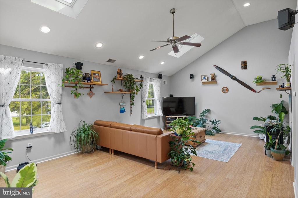 Jackson, New Jersey, 08527, United States, 3 Bedrooms Bedrooms, ,3 BathroomsBathrooms,Residential,For Sale,1916215