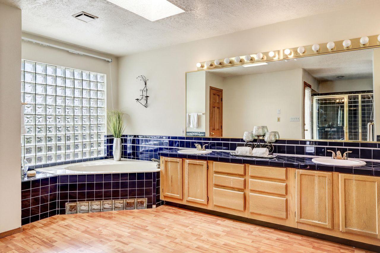 Albuquerque, New Mexico, 87122, United States, 3 Bedrooms Bedrooms, ,3 BathroomsBathrooms,Residential,For Sale,1768217